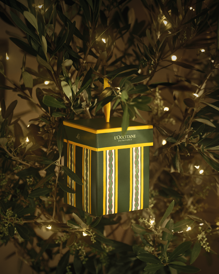 Almond (Amande) Ornament