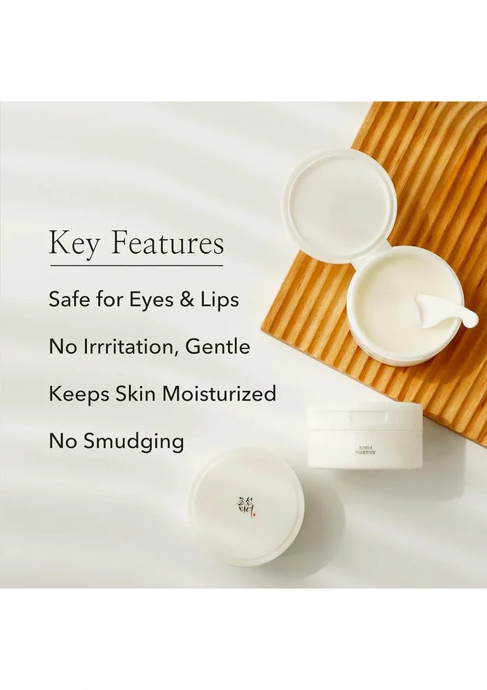 Cosmetic product with key features listed on a white background