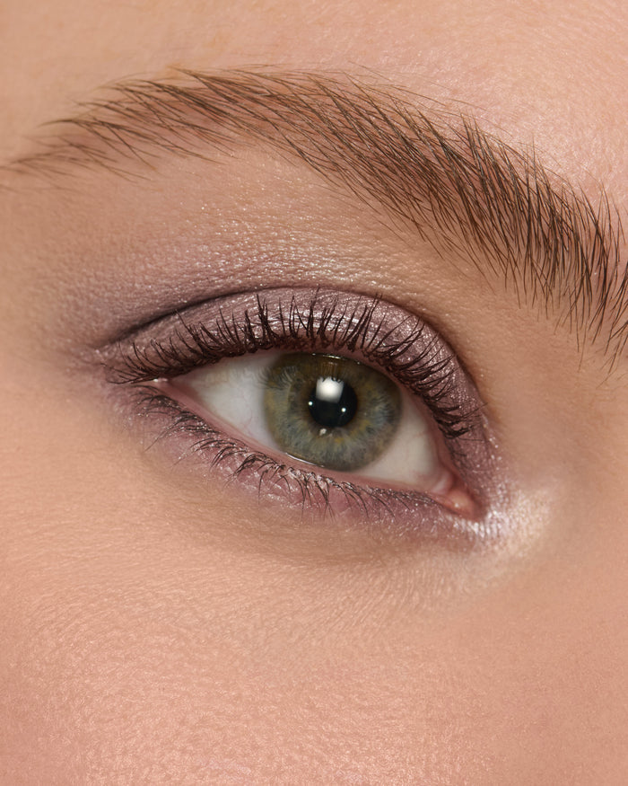 Betina (Seamless Glide Eye Pencil)
