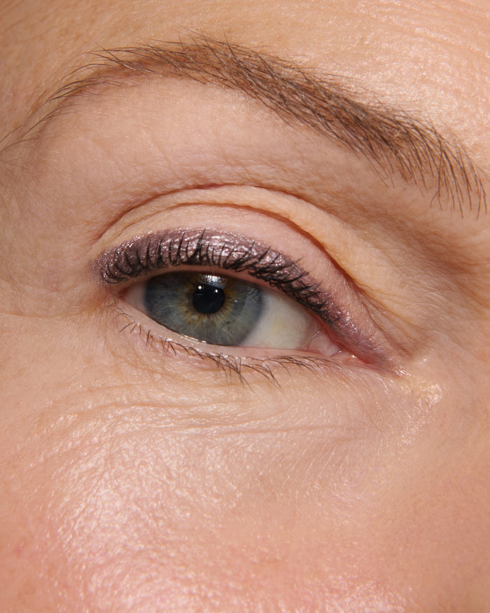 Betina (Seamless Glide Eye Pencil)