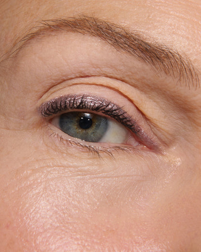 Betina (Seamless Glide Eye Pencil)