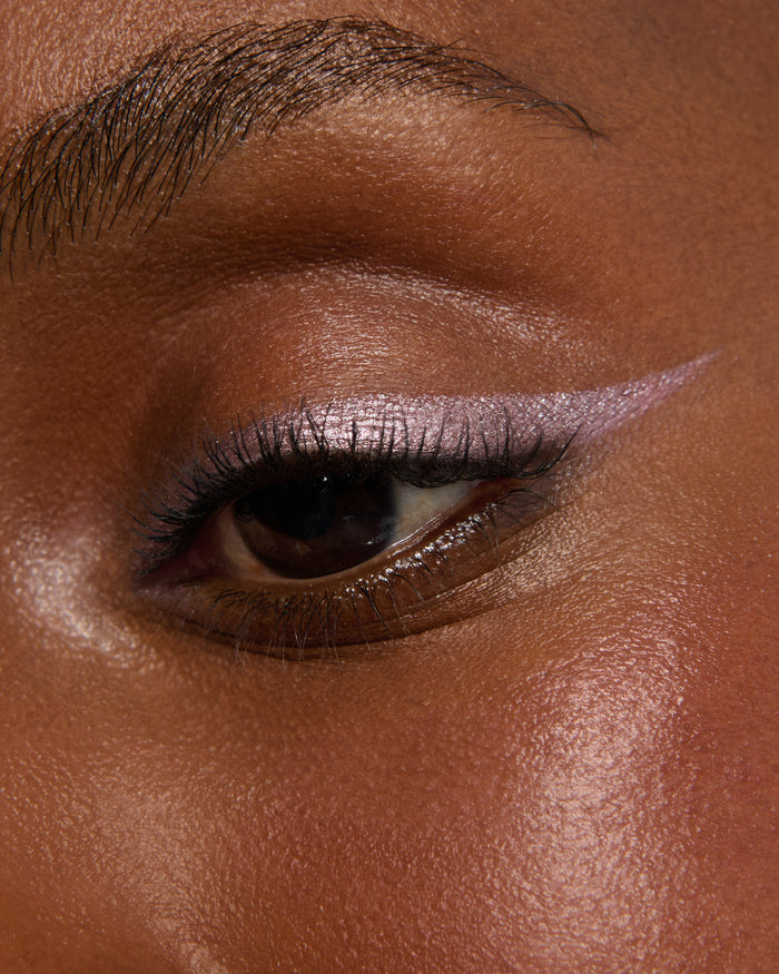Betina (Seamless Glide Eye Pencil)