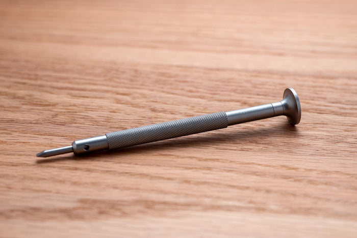 CNC-ed screw driver for Miyota and Seiko rotor switching