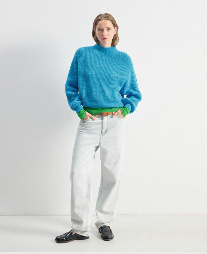 East High Neck Knit