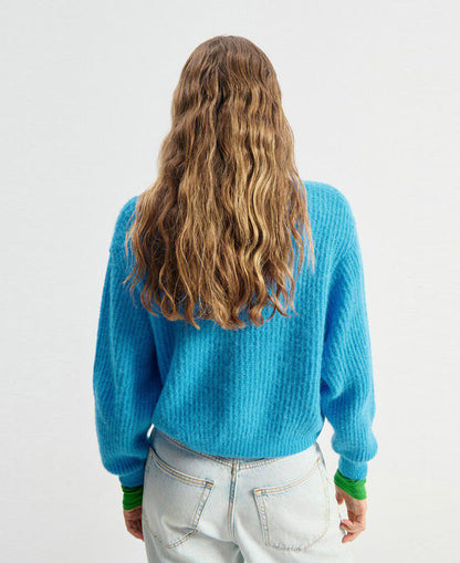 East High Neck Knit