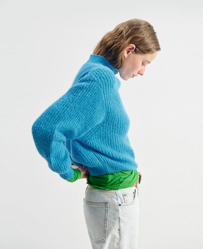 East High Neck Knit