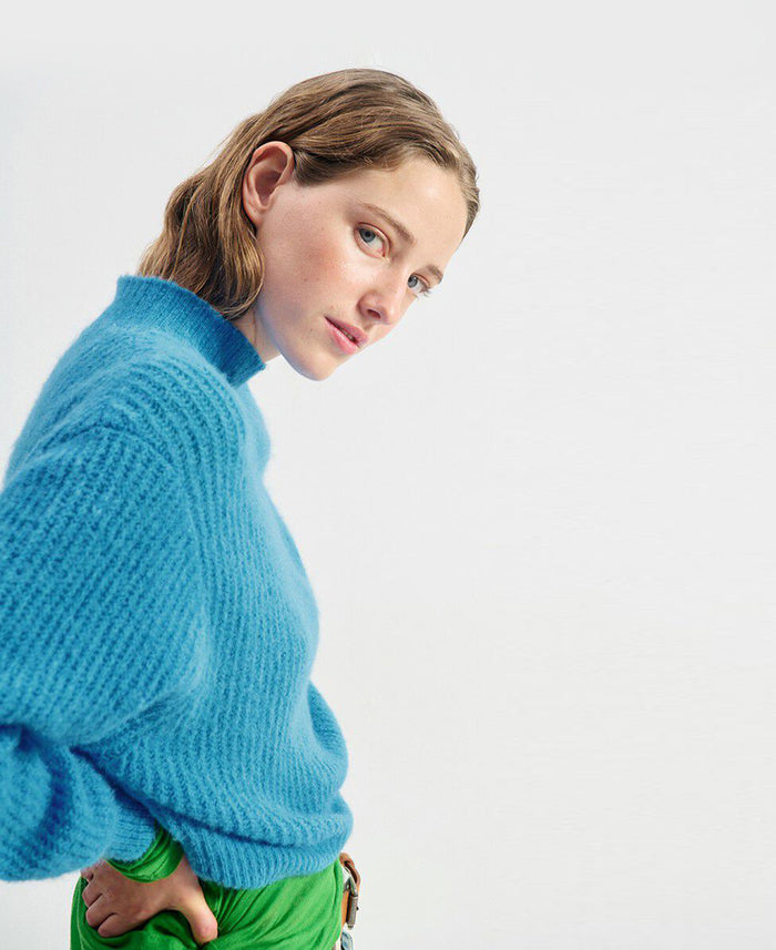 East High Neck Knit