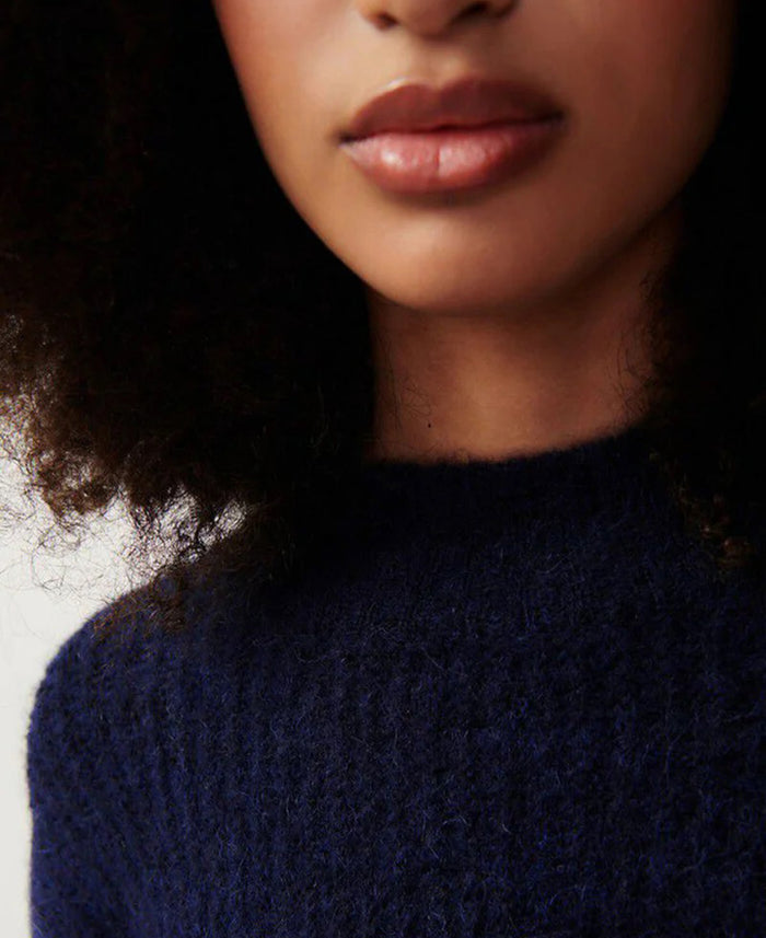 East High Neck Knit