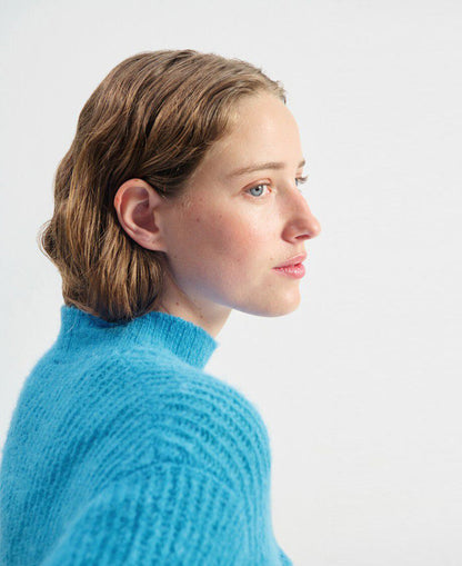 East High Neck Knit