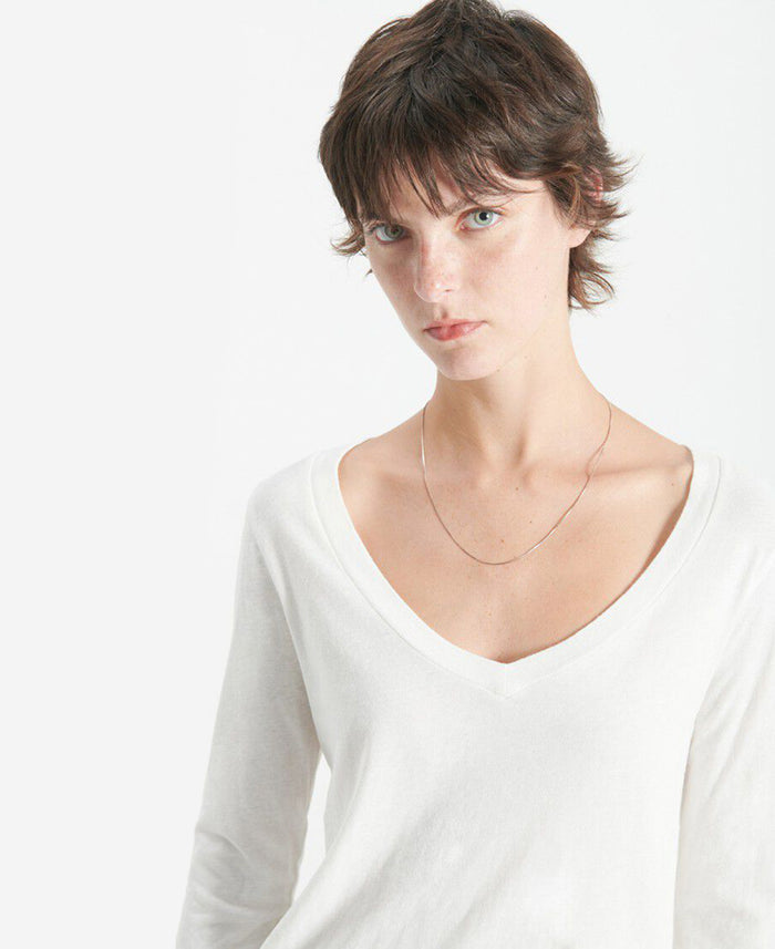 Gami V Neck LS Tee