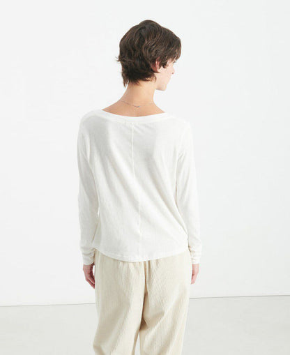 Gami V Neck LS Tee
