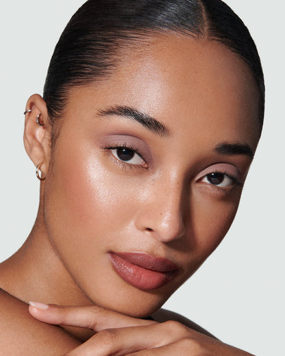 Ione (Liquid Silk Liquid Eyeshadow)