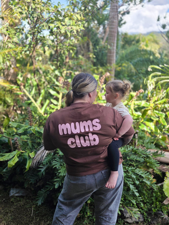 Mums club tee