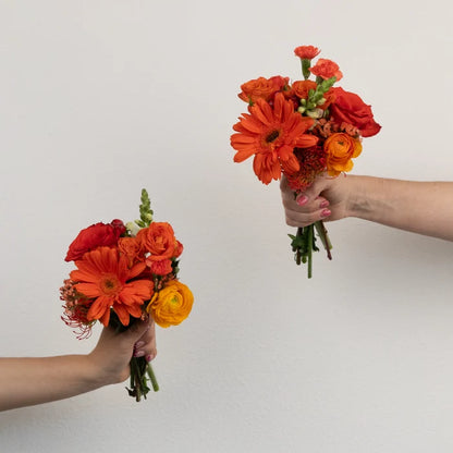 Persimmon Orange Bouquet Bar Flower Kit Vase - Image